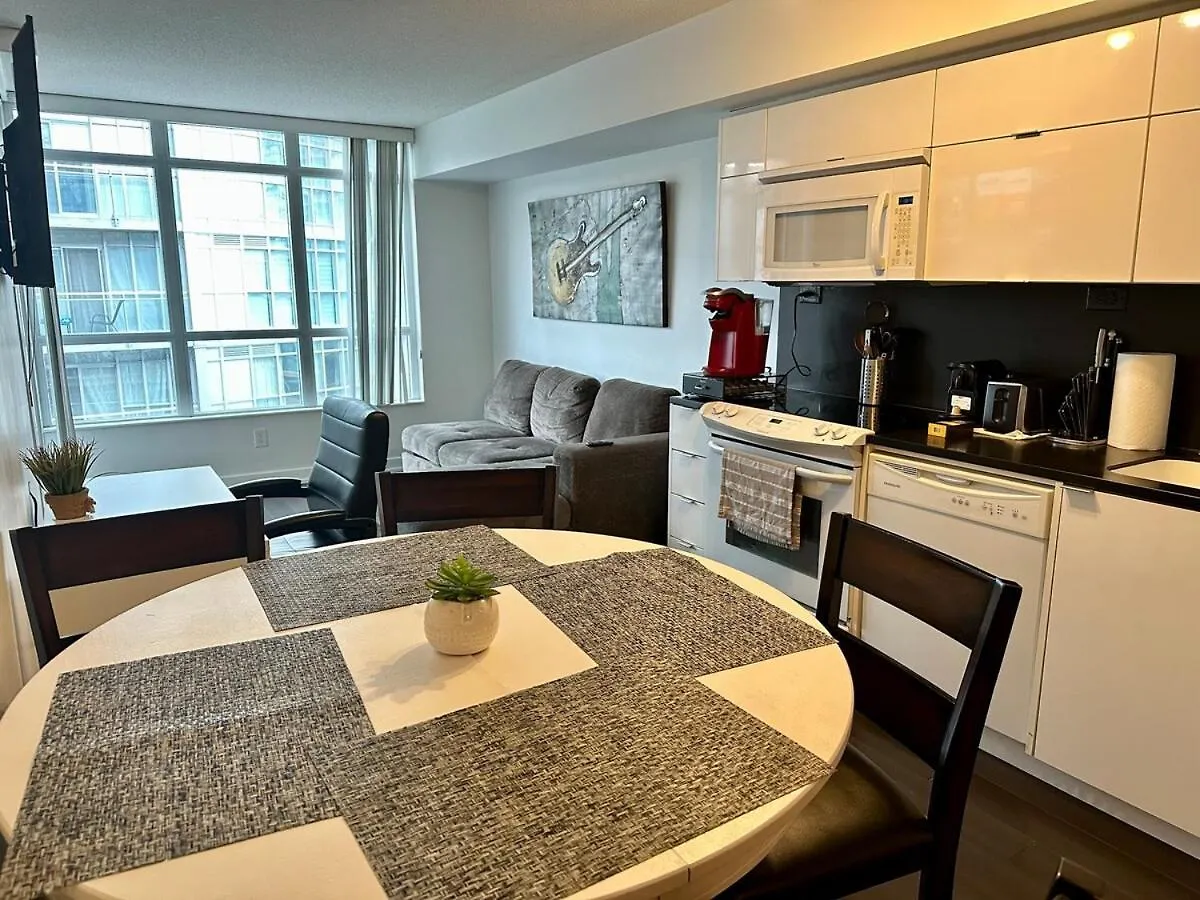 Perfect Location - Comfy Suite Toronto Apartment